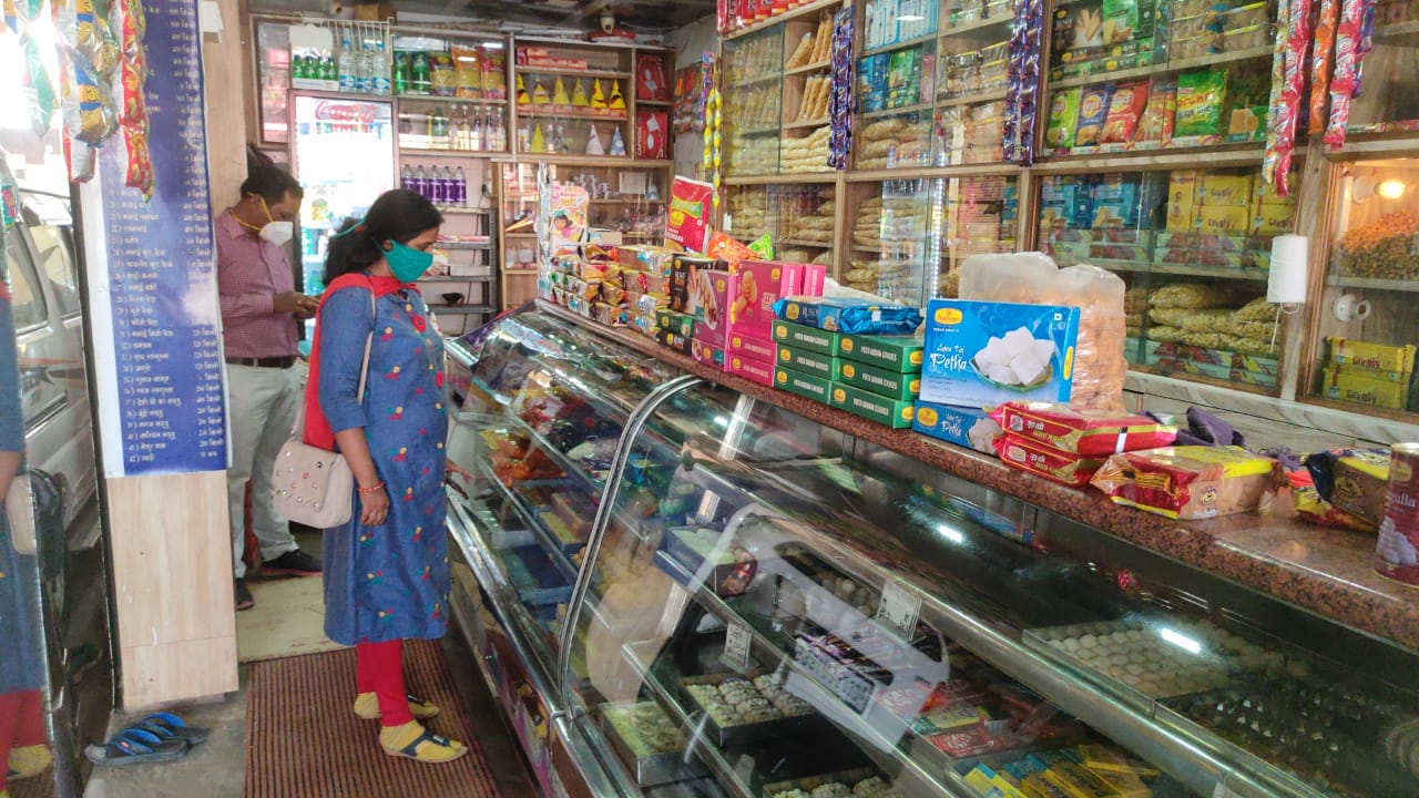 Raids in sweets shops regarding Holi in mahasamund