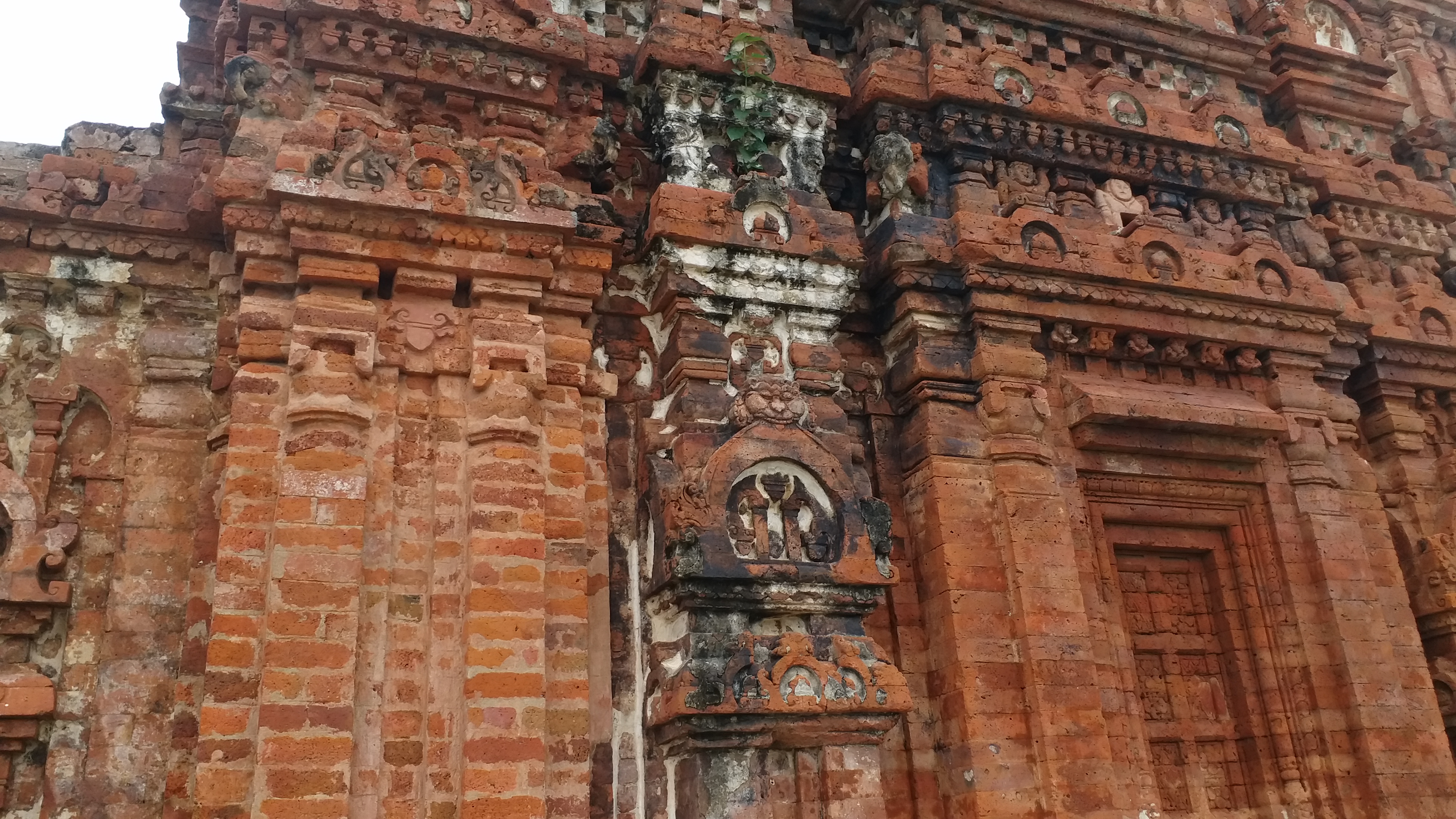 laxman-temple-in-sirpur-of-mahasamund-district-is-deteriorating-due-to-lack-of-maintenance