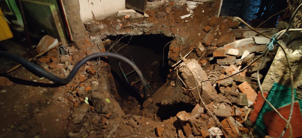 4 people died after falling in septic tank