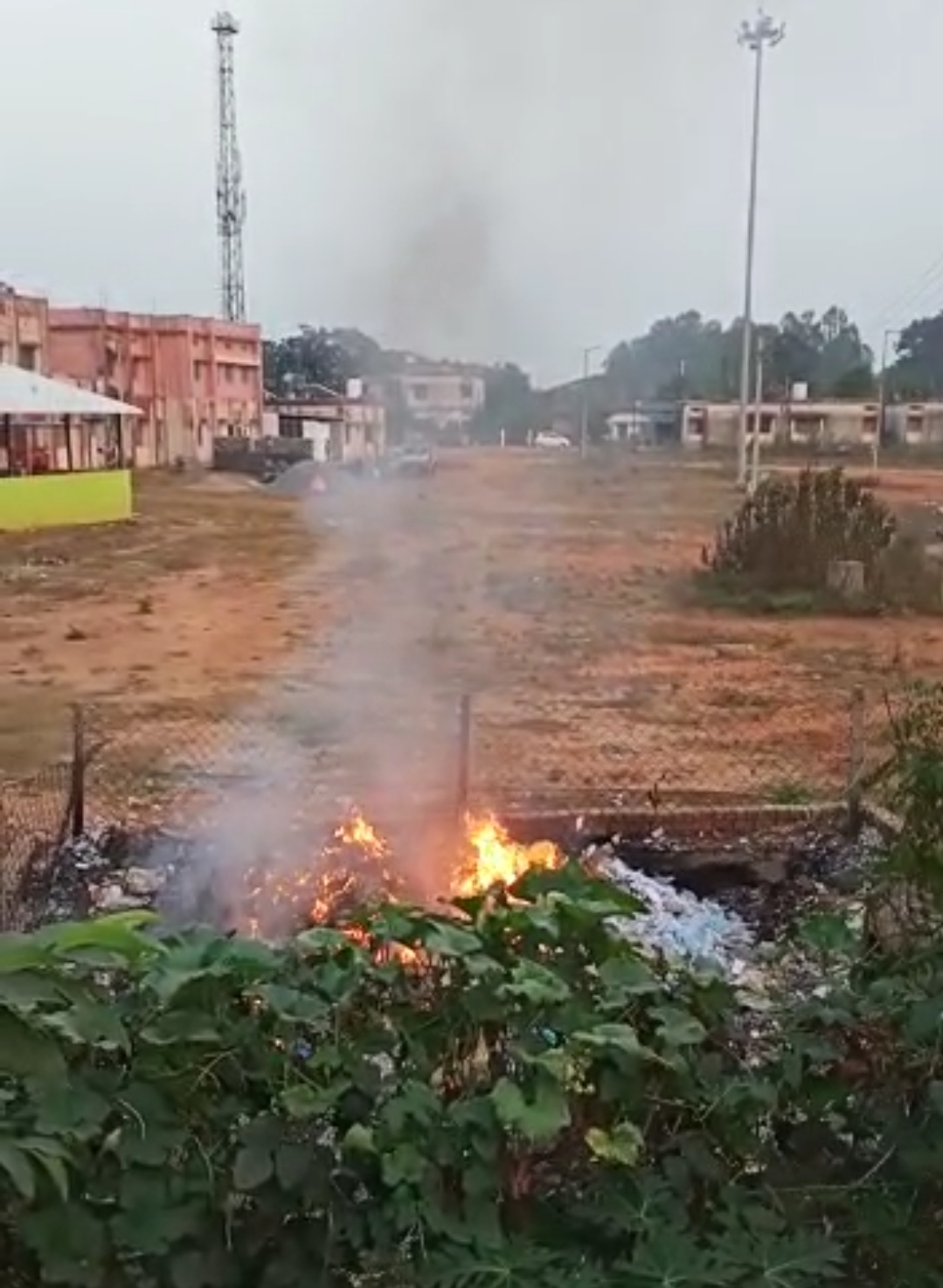 colony-residents-upset-by disposal-of- medical waste OF district-hospital-narayanpur