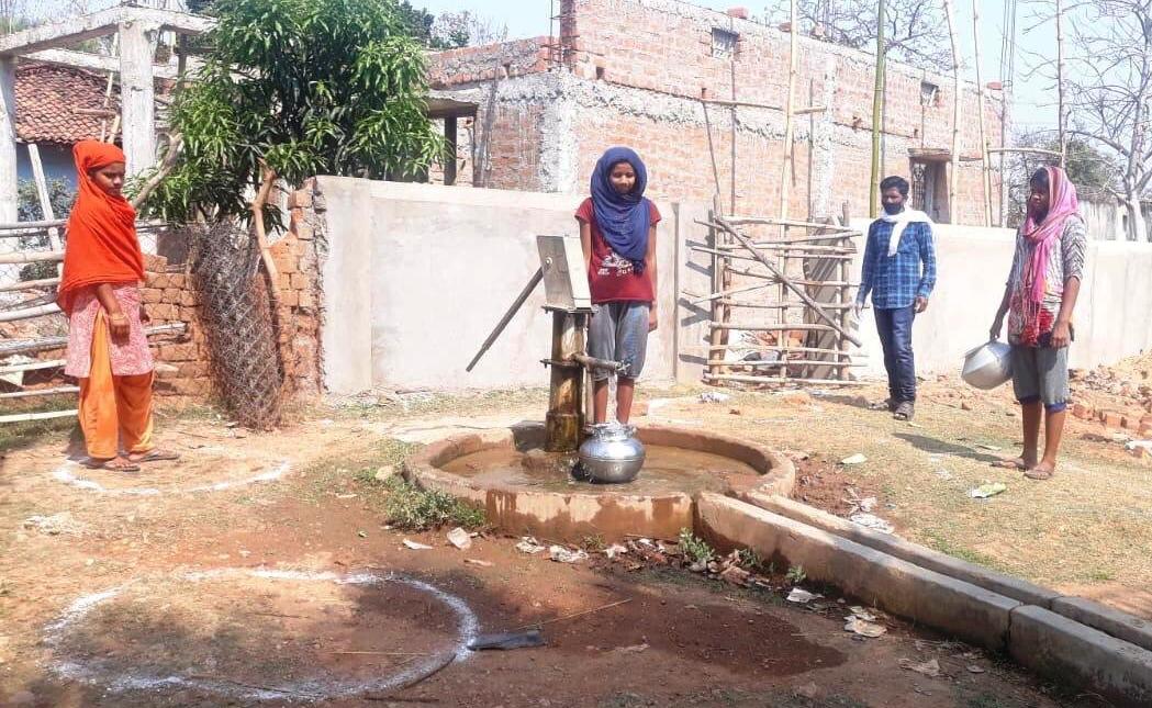 Villagers banned outsiders from entering the village due to Corona virus in Narayanpur