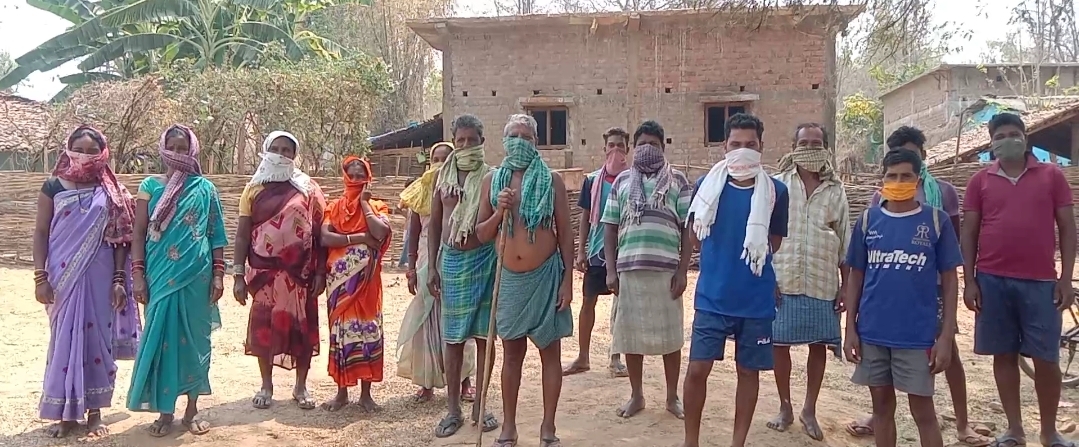 Villagers accused contractor of corruption in road construction in narayanpur