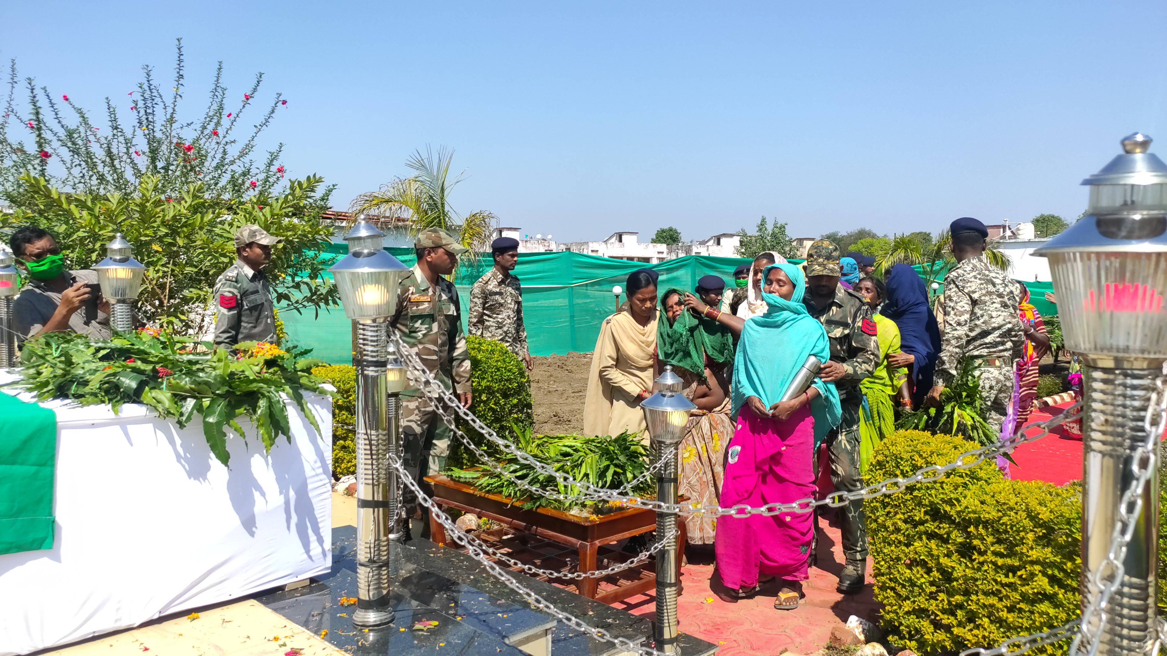 tribute paid to two martyred soldiers in Narayanpur