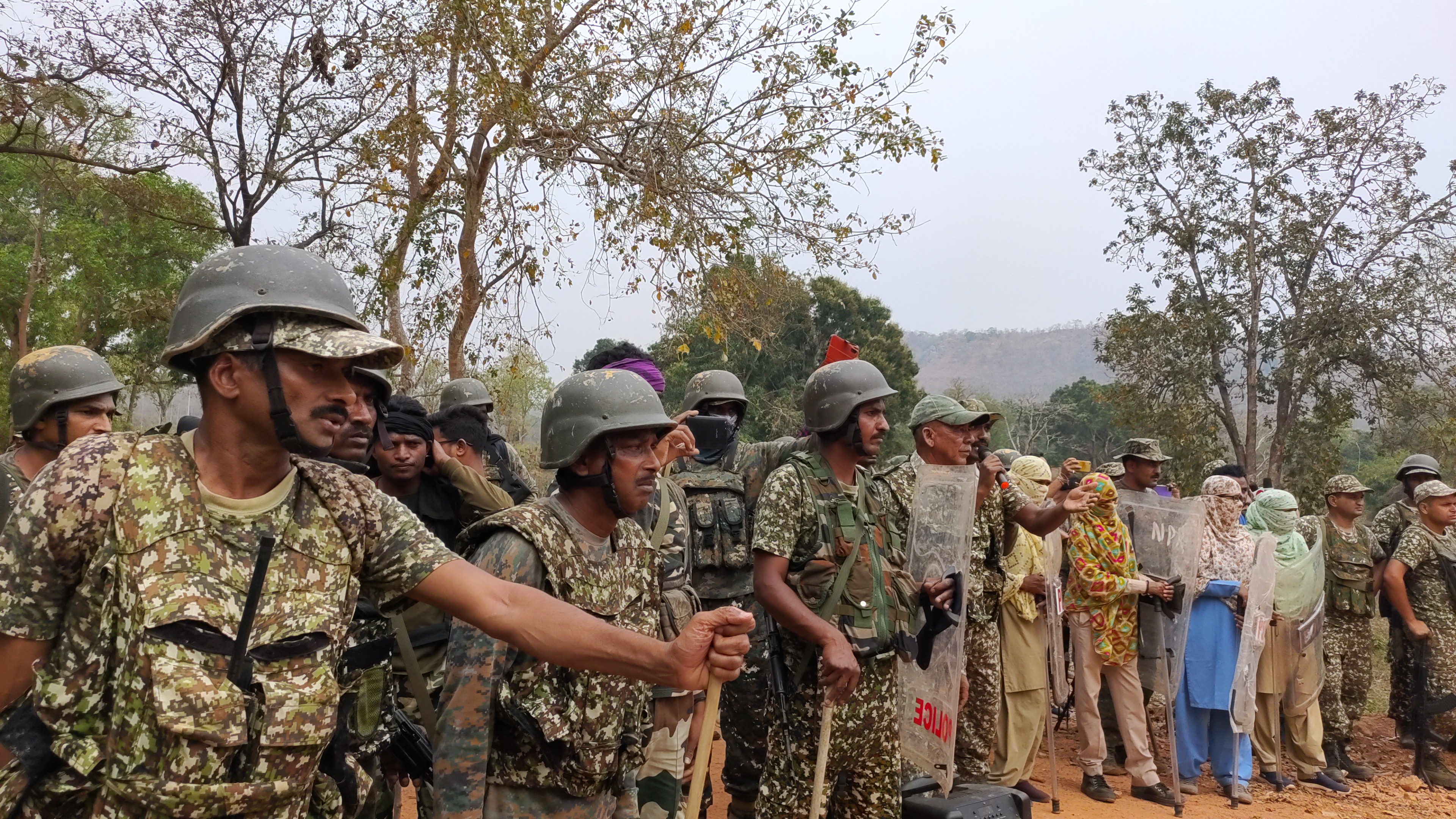 villagers besiege the police station, ग्रामीणों ने किया थाने का घेराव