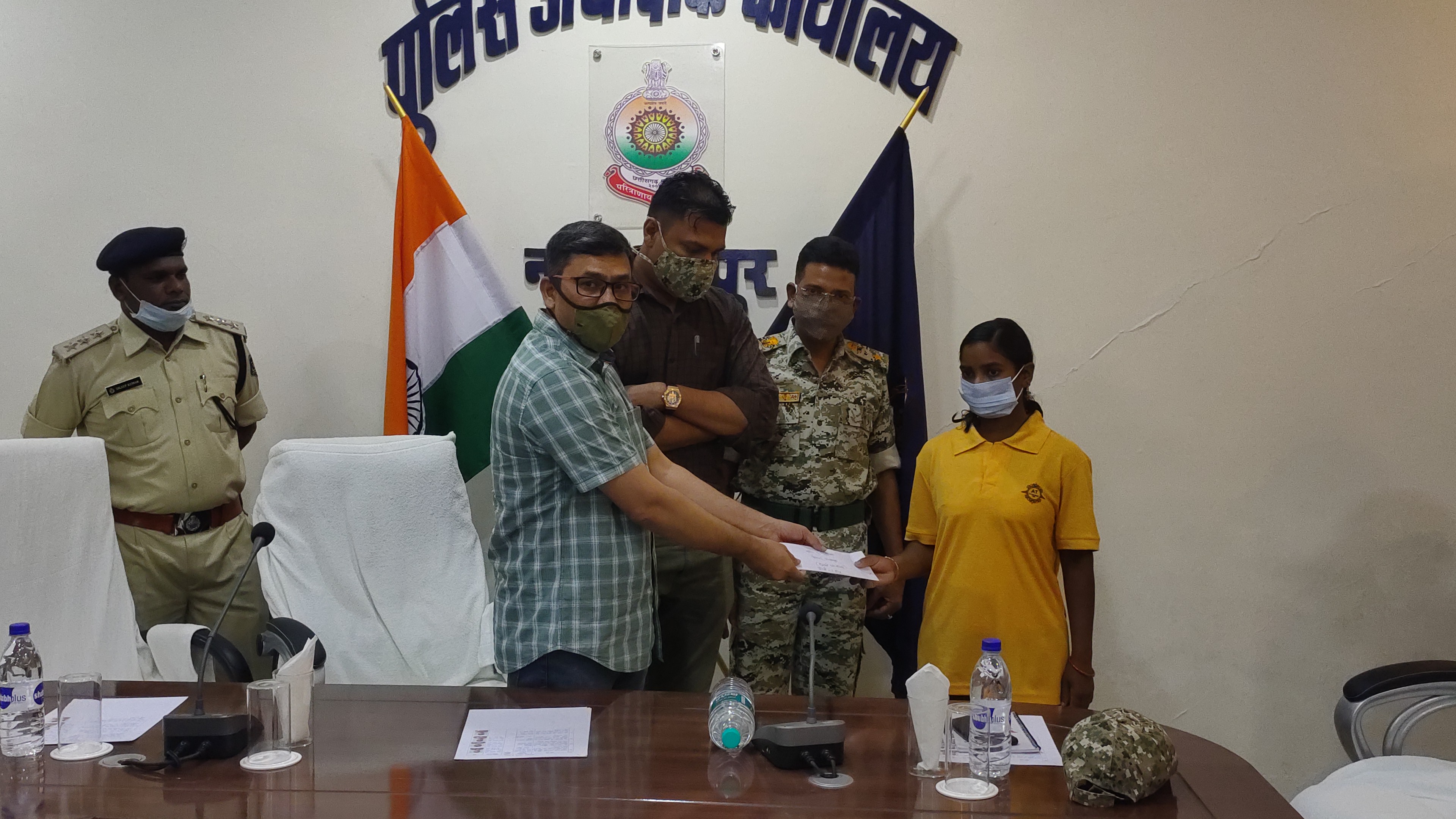 4 Naxalite surrendered in narayanpur