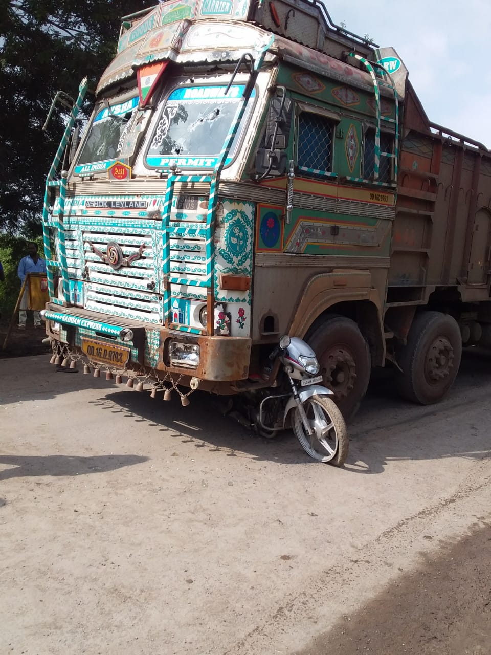 two people killed one seriously injured in road accident in raigarh