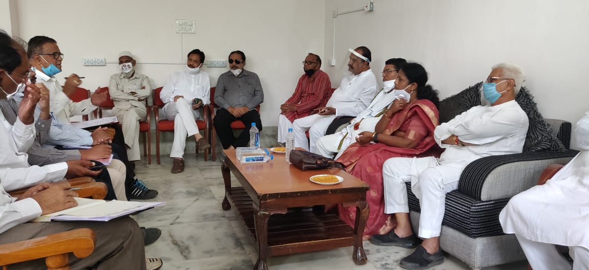 mayor hema deshmukh took meeting of electricity department officers in rajnandgaon