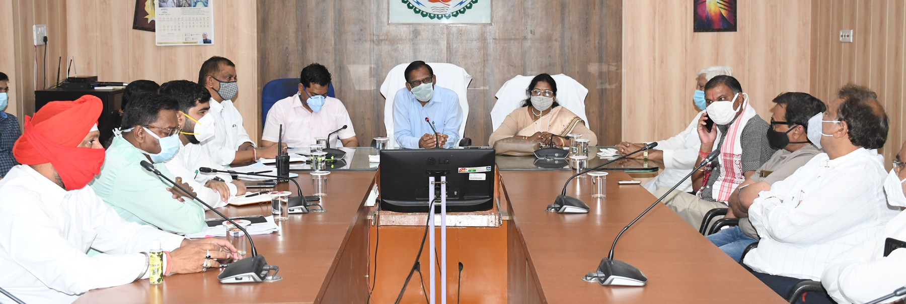 mayor-hema-deshmukh-holds-review-meeting-on-rising-corona-infection-in-rajnandgaon