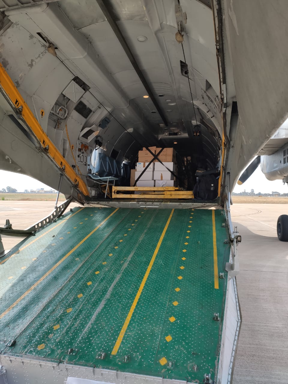 Life-saving medicines reach Raipur by Air Force aircraft in raipur airport