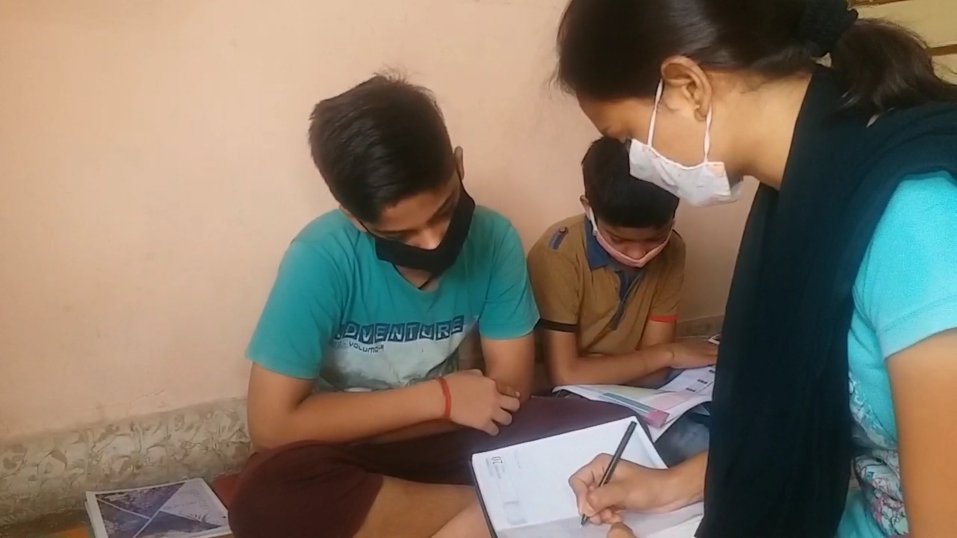 distribution of books in chhattisgarh schools