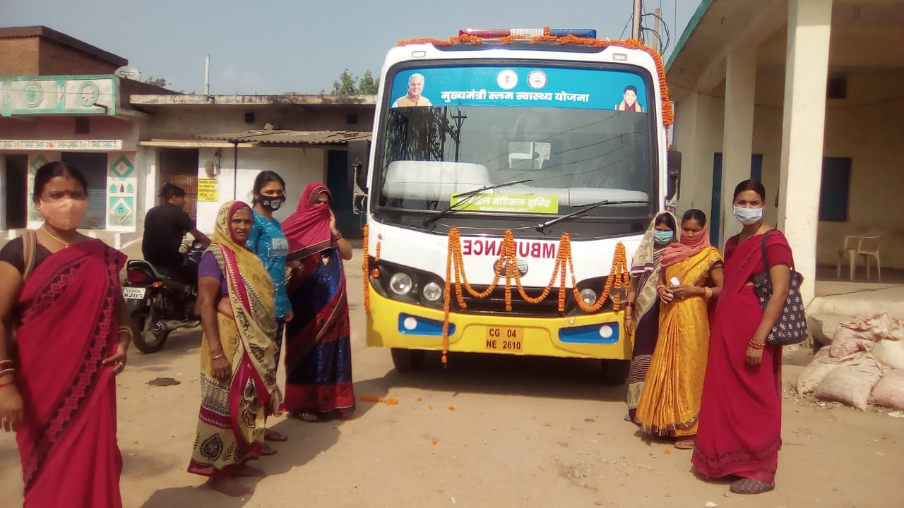 hundreds-of-women-are-undergoing-treatment-at-dai-didi-clinic-in-raipur