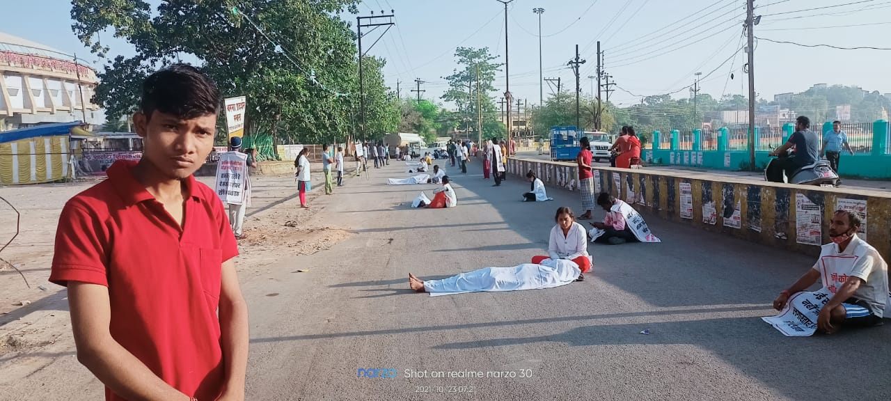 corona-warriors-demonstrated-in-raipur