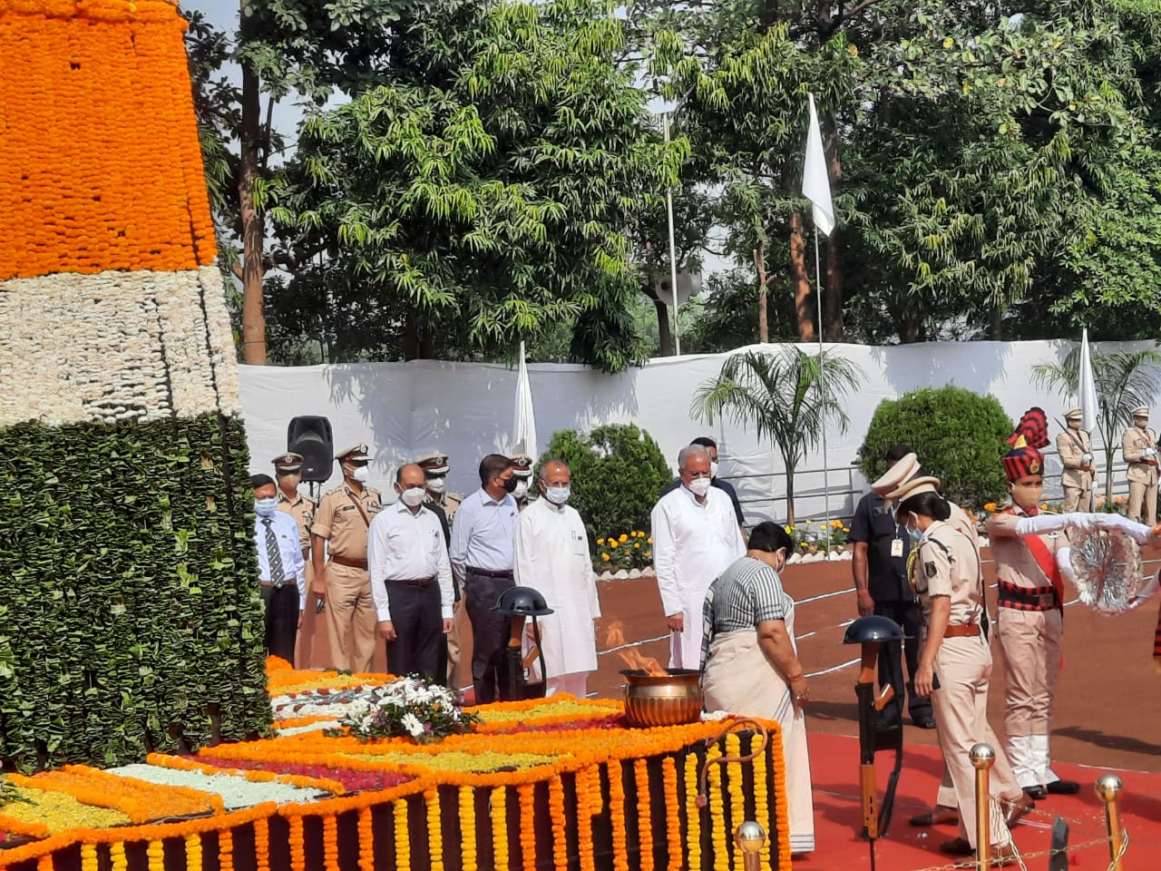 chief-minister-bhupesh-baghel-and-governor-anusuiya-uikey-in-police-memorial-day-program-in-raipur