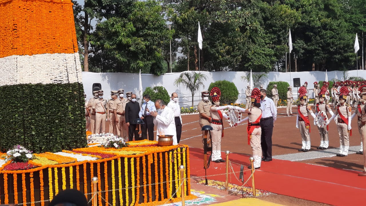 chief-minister-bhupesh-baghel-and-governor-anusuiya-uikey-in-police-memorial-day-program-in-raipur