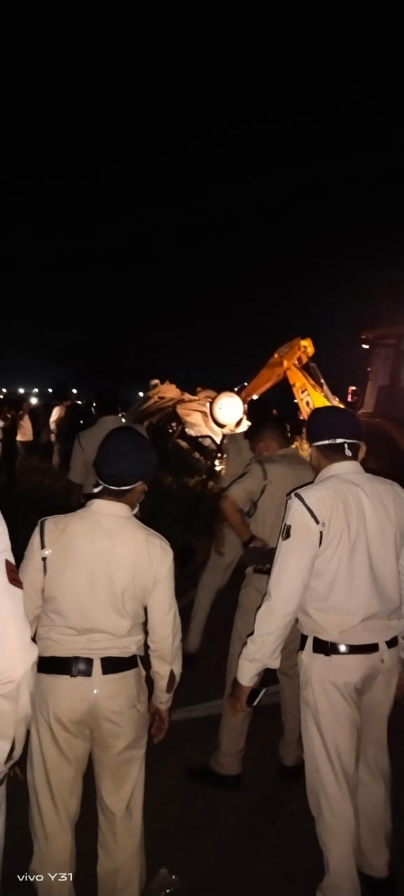 two-students-died-in-road-accident-on-the-airport-road-in-raipur