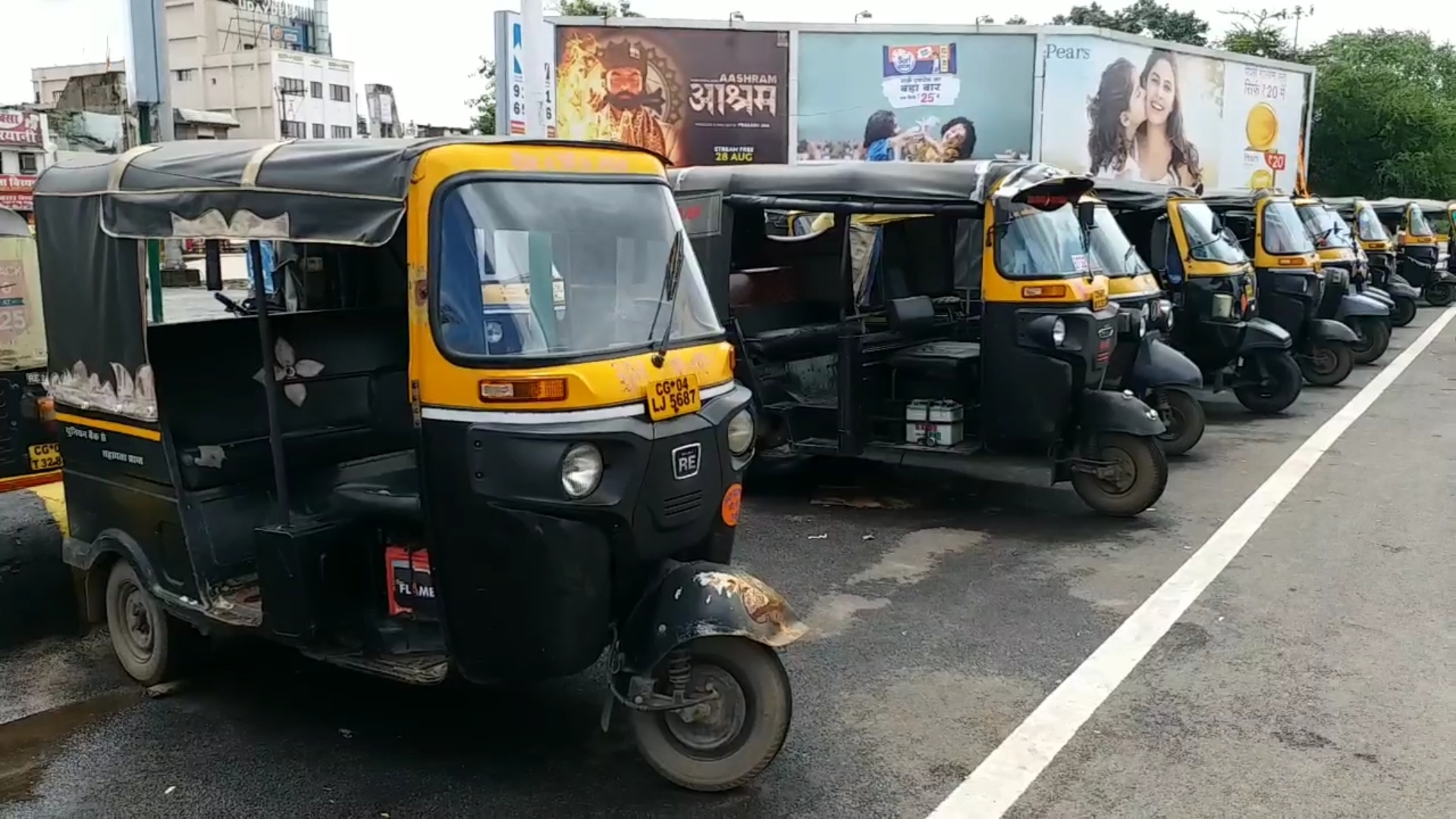 auto-drivers-are-facing-trouble-due-to-lockdown-in-raipur