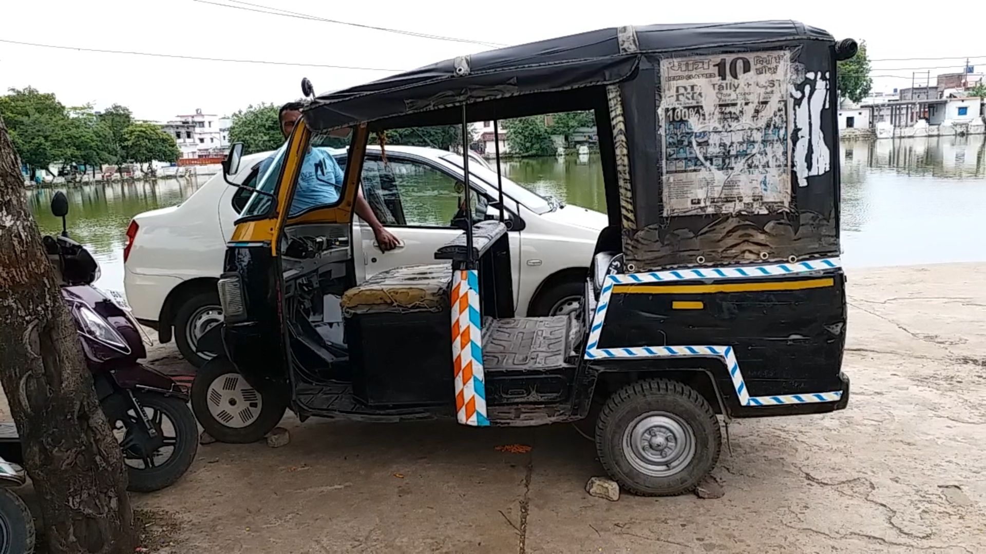 auto-drivers-are-unable-to-deposit-bank-loan-due-to-not-earning-in-raipur