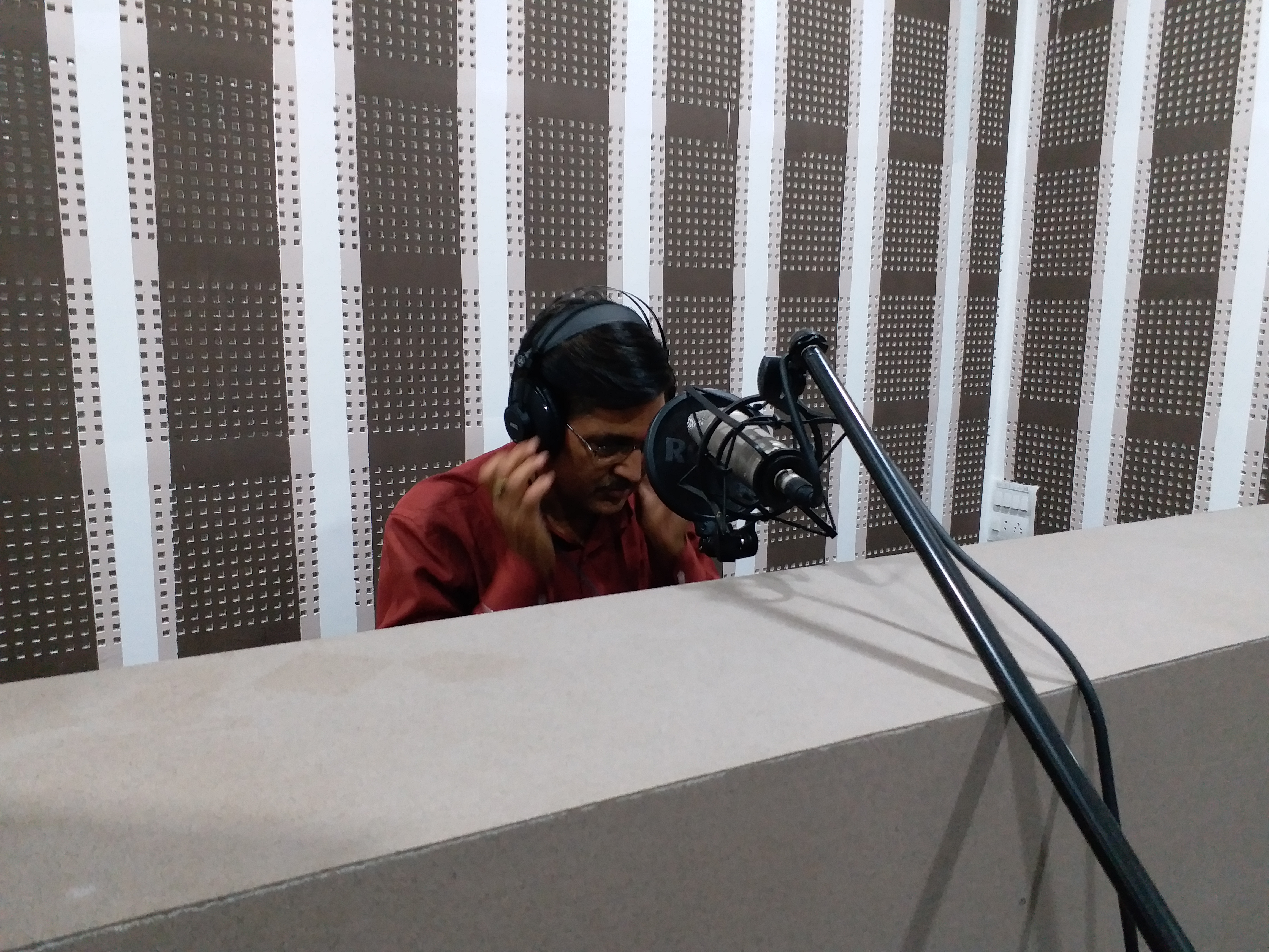 etv-bharat-special-changing-the-local-world-through-community-radio-in-chhattisgarh