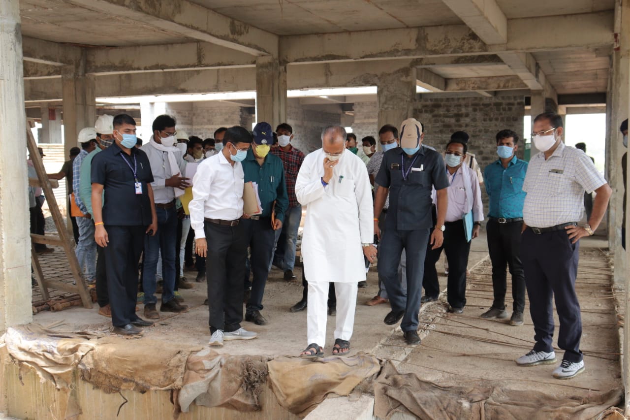 PWD minister tamradhwaj sahu inspects the construction work in raipur