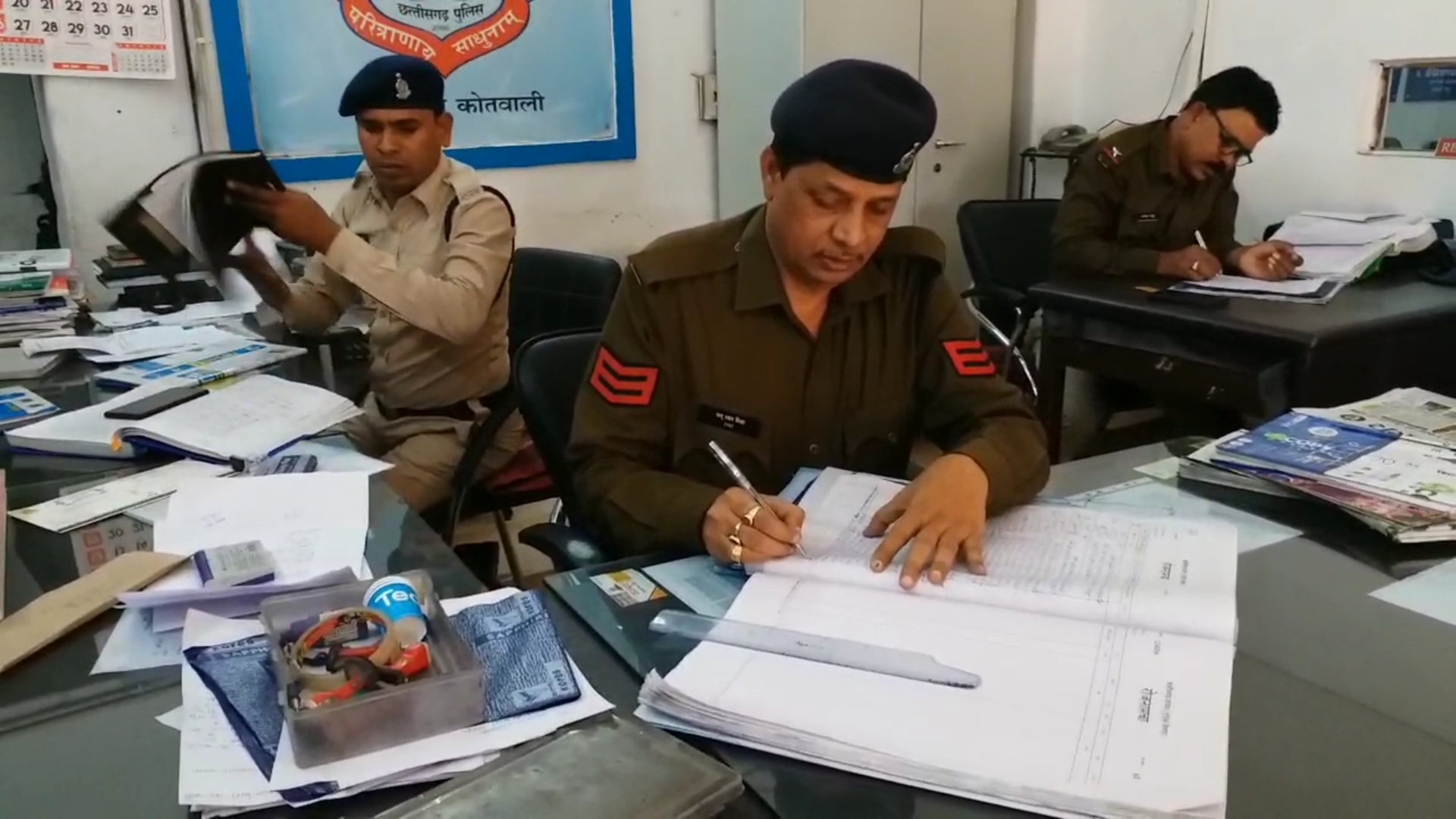 raipur police arrested 2 women with doda chura and opium