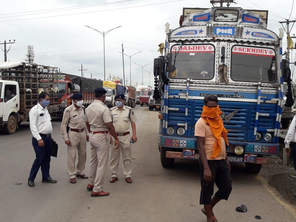 raipur traffic police action