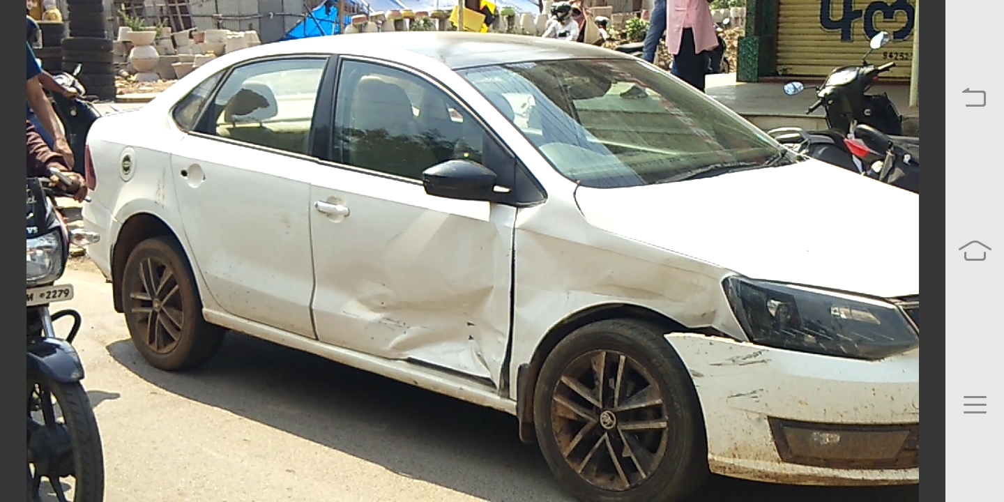 raipur car accident news