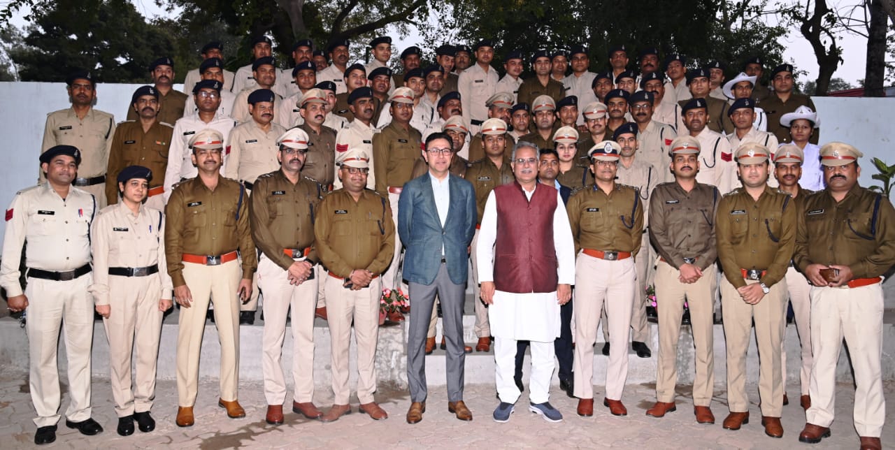 CM Baghel praised the police team that saved Praveen in raipur