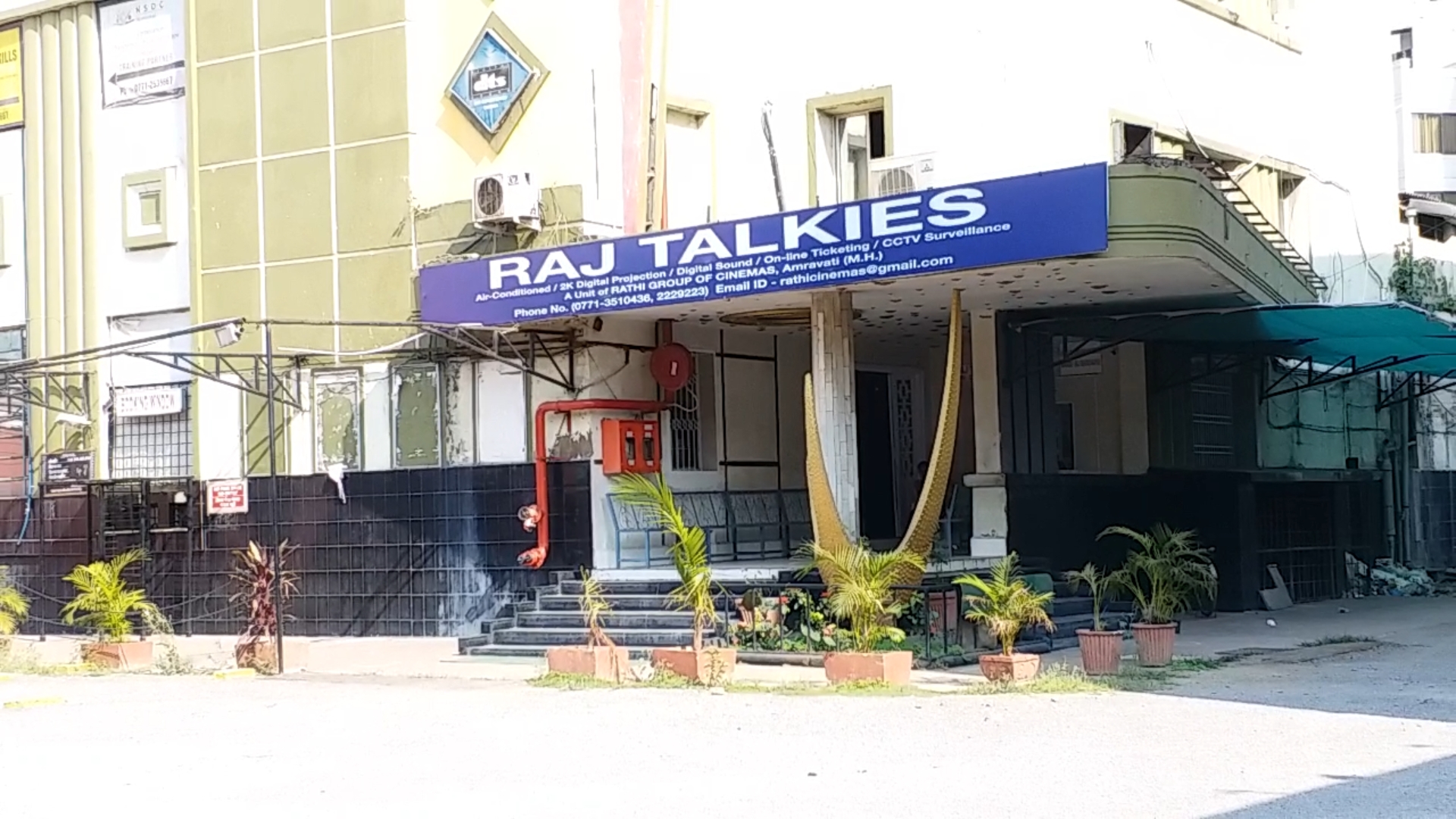 ott platform and lockdown ruined Artists and theater industry of raipur