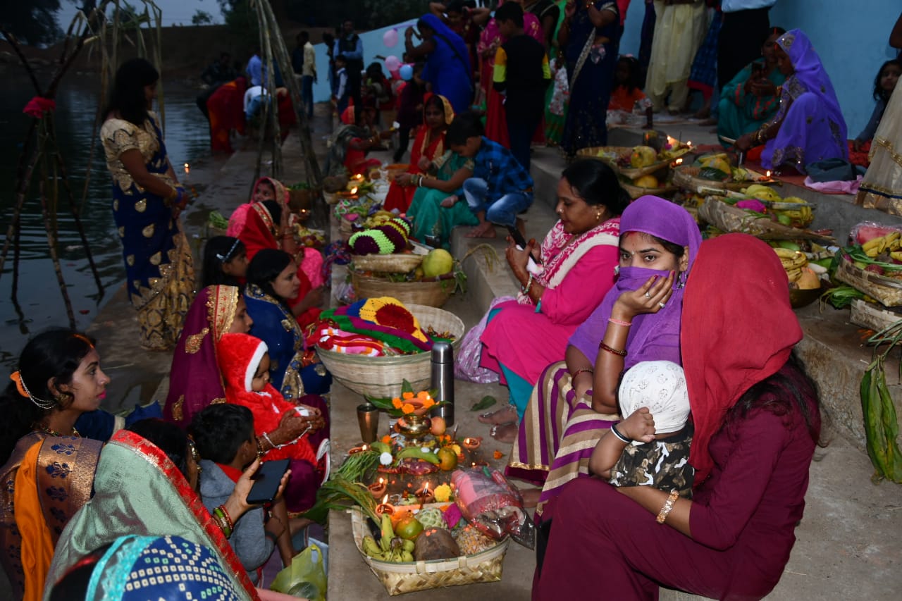 Minister Shiv kumar Dahria inaugurated the Chhat Ghat in Arang