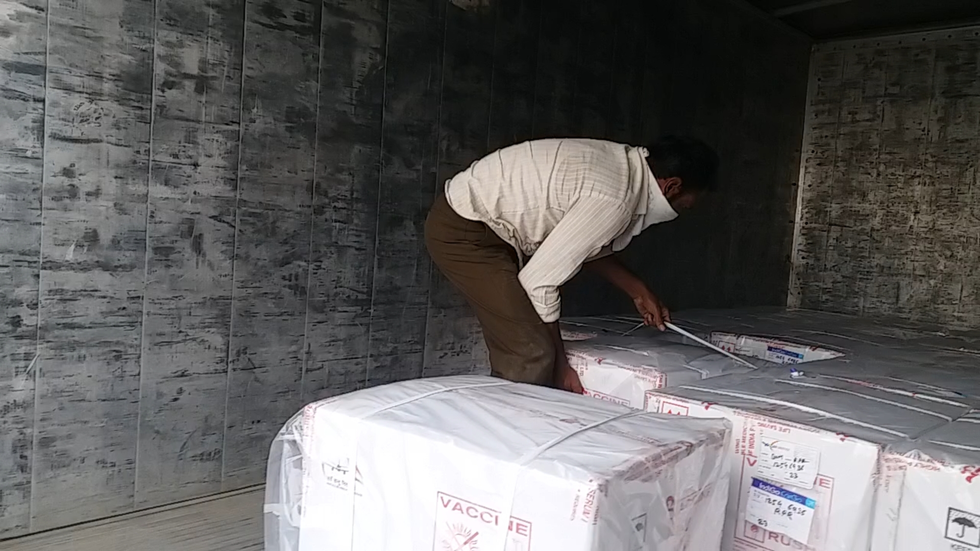 The second consignment of Corona vaccine arrived IN RAIPUR