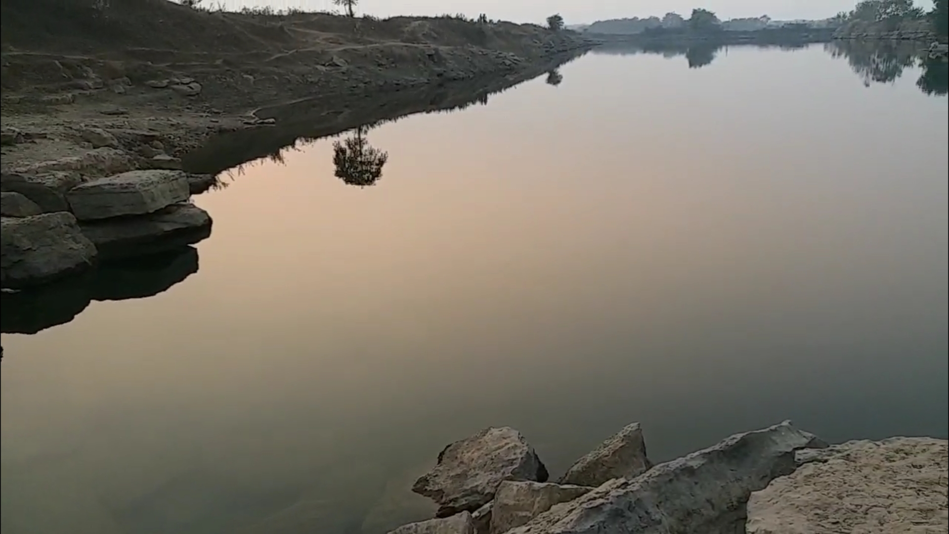 Blue water picnic spot of poses danger to people due to negligence in Raipur