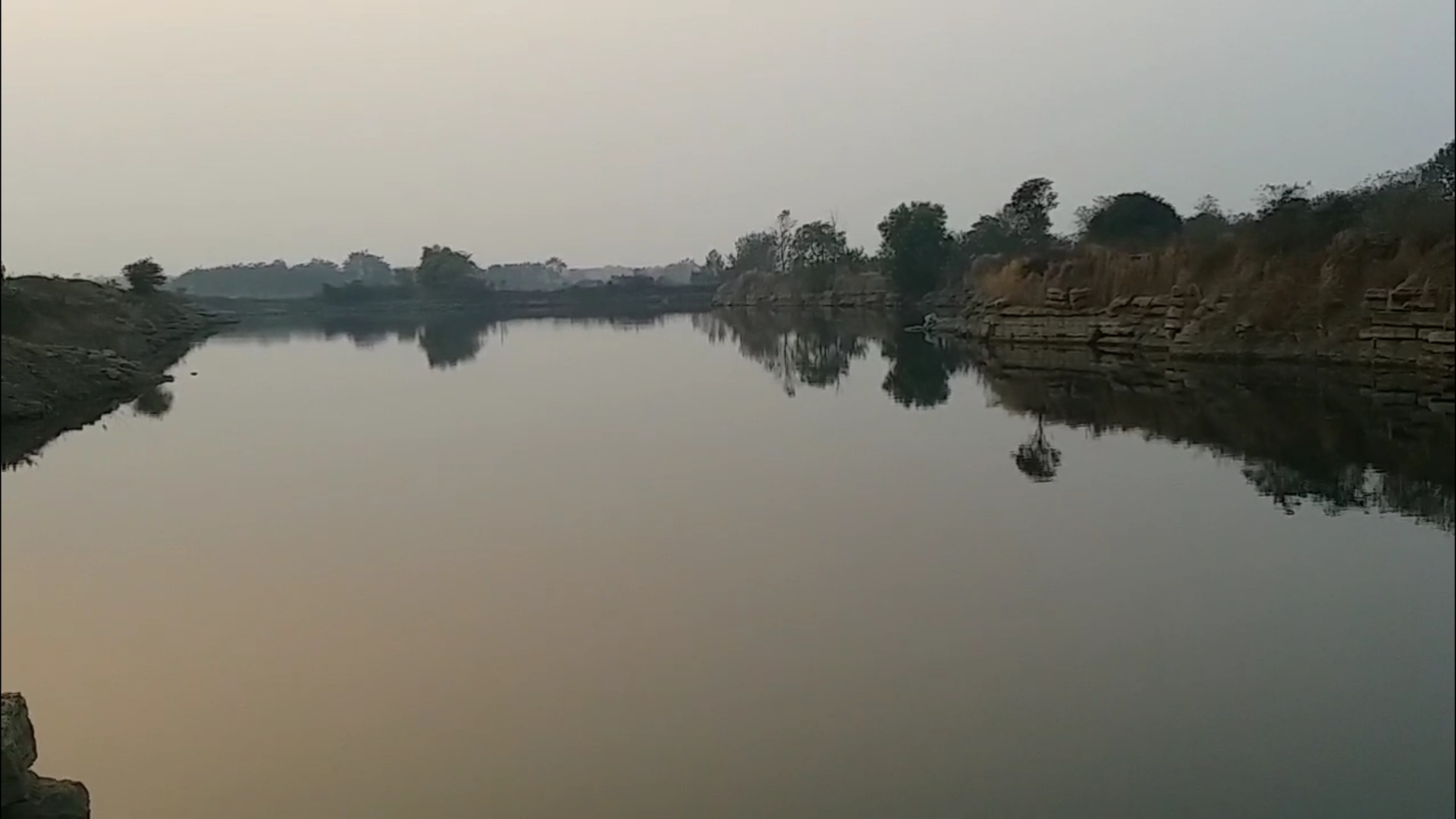 Blue water picnic spot of poses danger to people due to negligence in Raipur