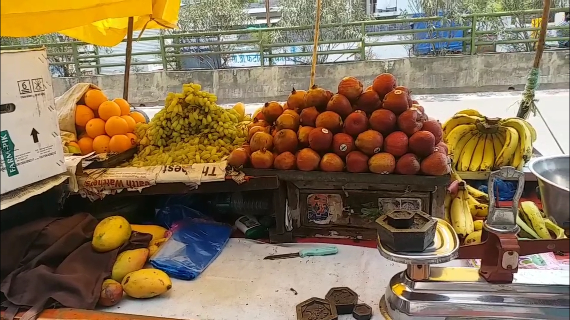 prices-of-fruits-increased-in-raipur-amid-lockdown