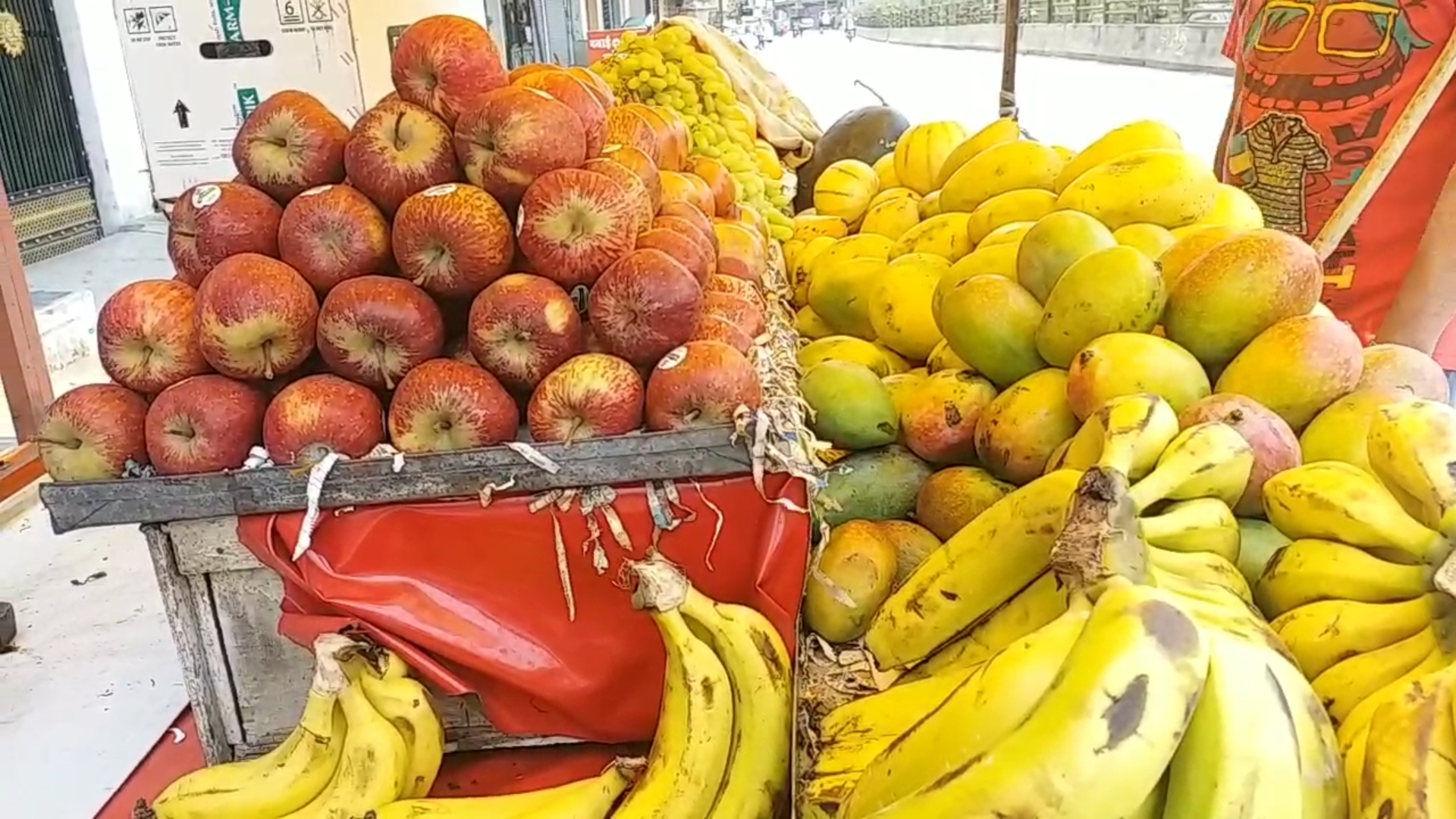 prices-of-fruits-increased-in-raipur-amid-lockdown