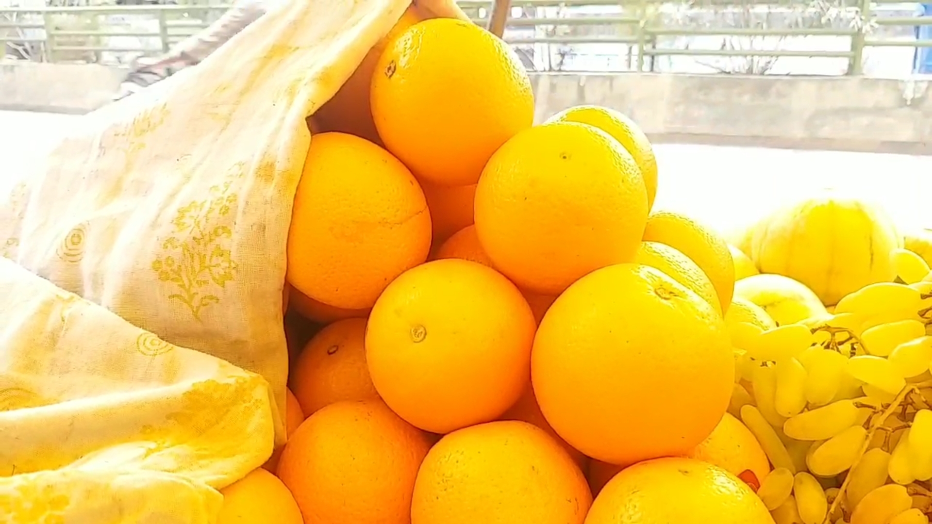 prices-of-fruits-increased-in-raipur-amid-lockdown