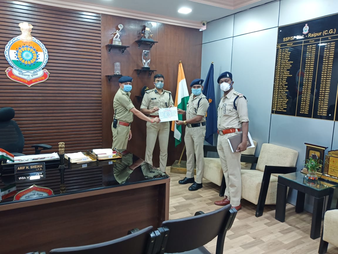 SSP honored to Corona Warriors in raipur