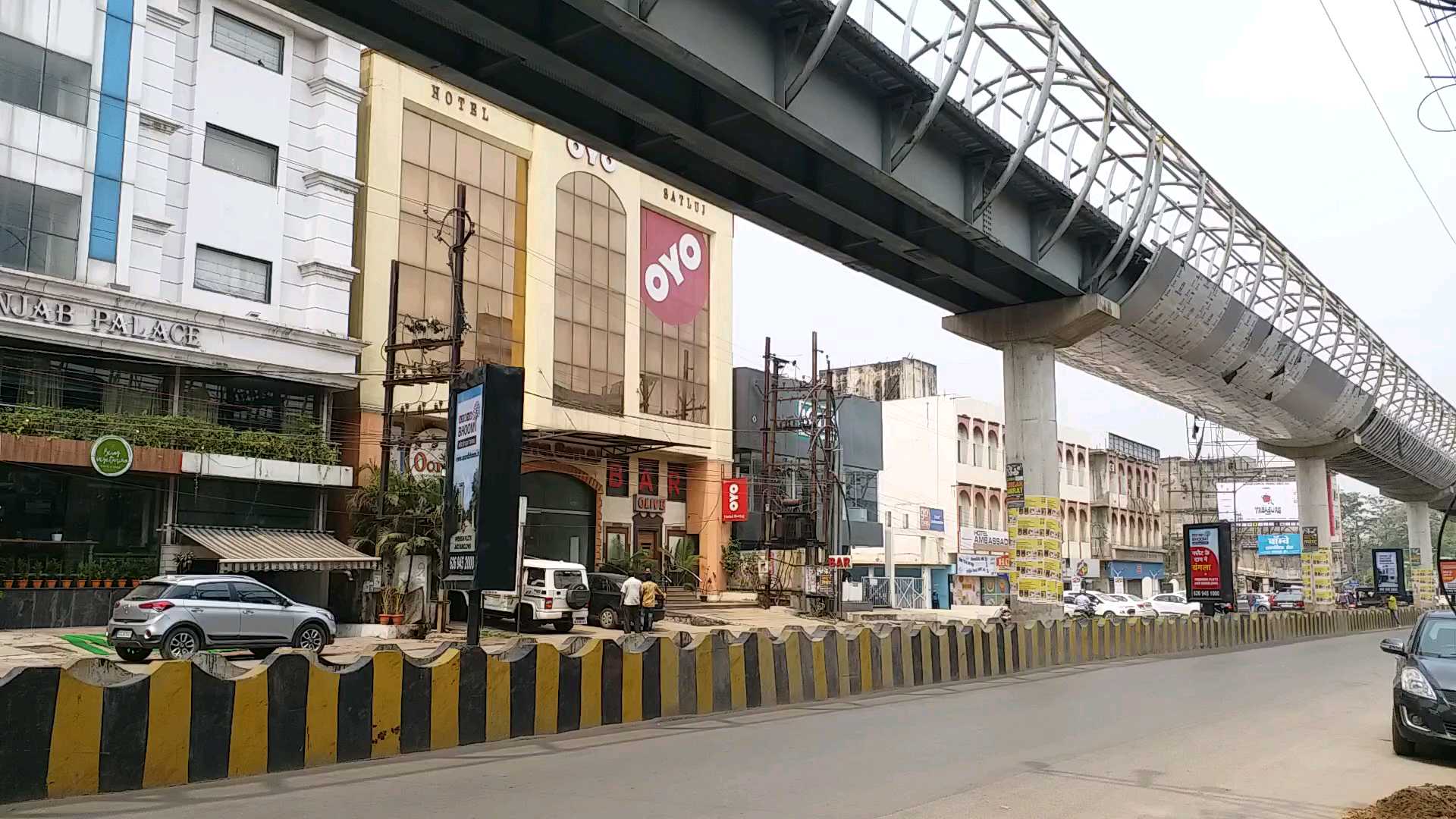 sky-walk-is-full-of-advertisements-in-raipur