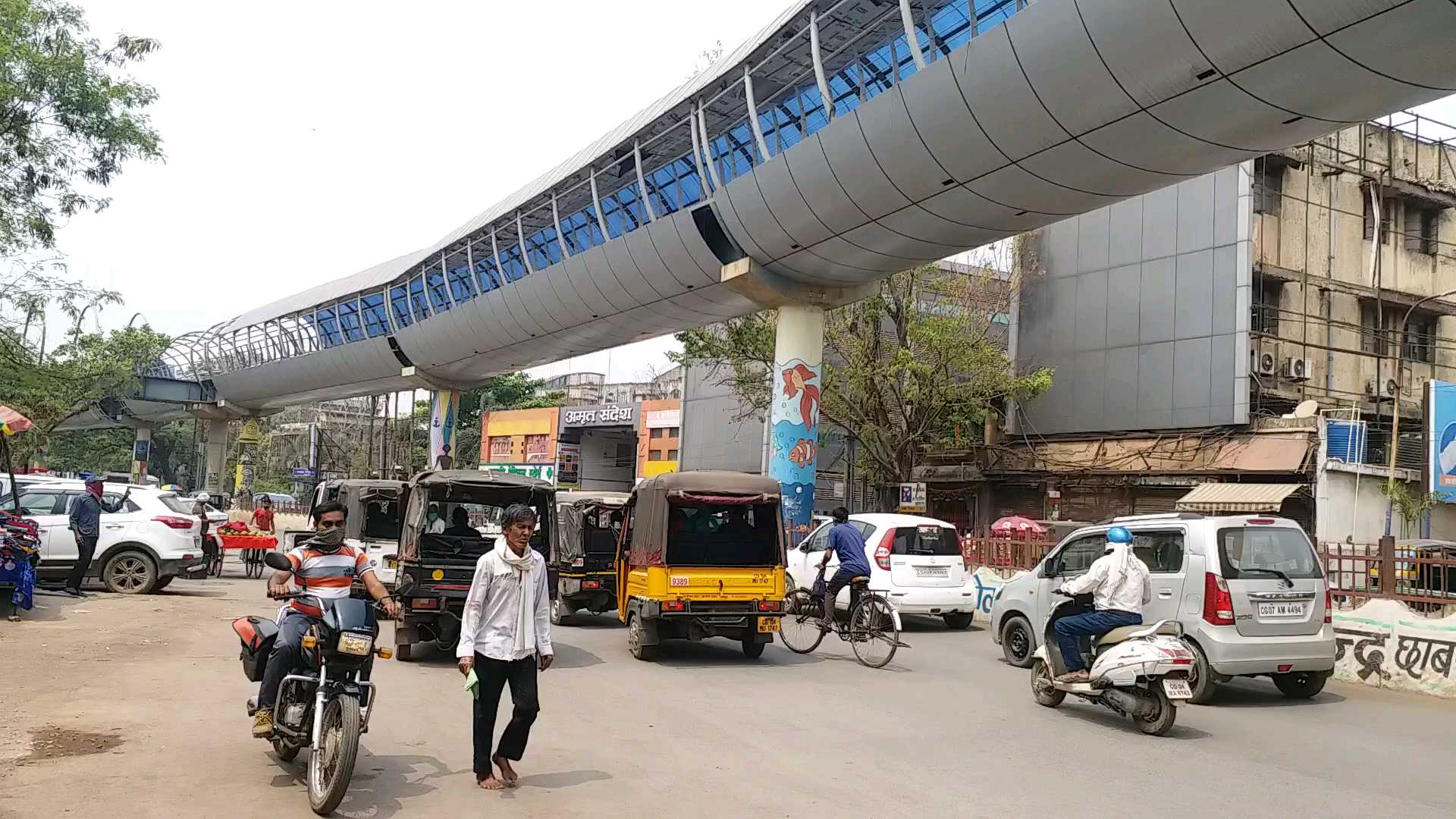 sky-walk-is-full-of-advertisements-in-raipur