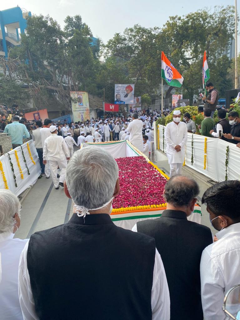 TS Singhdeo representing Sonia Gandhi paid tribute to Madhav Singh Solanki