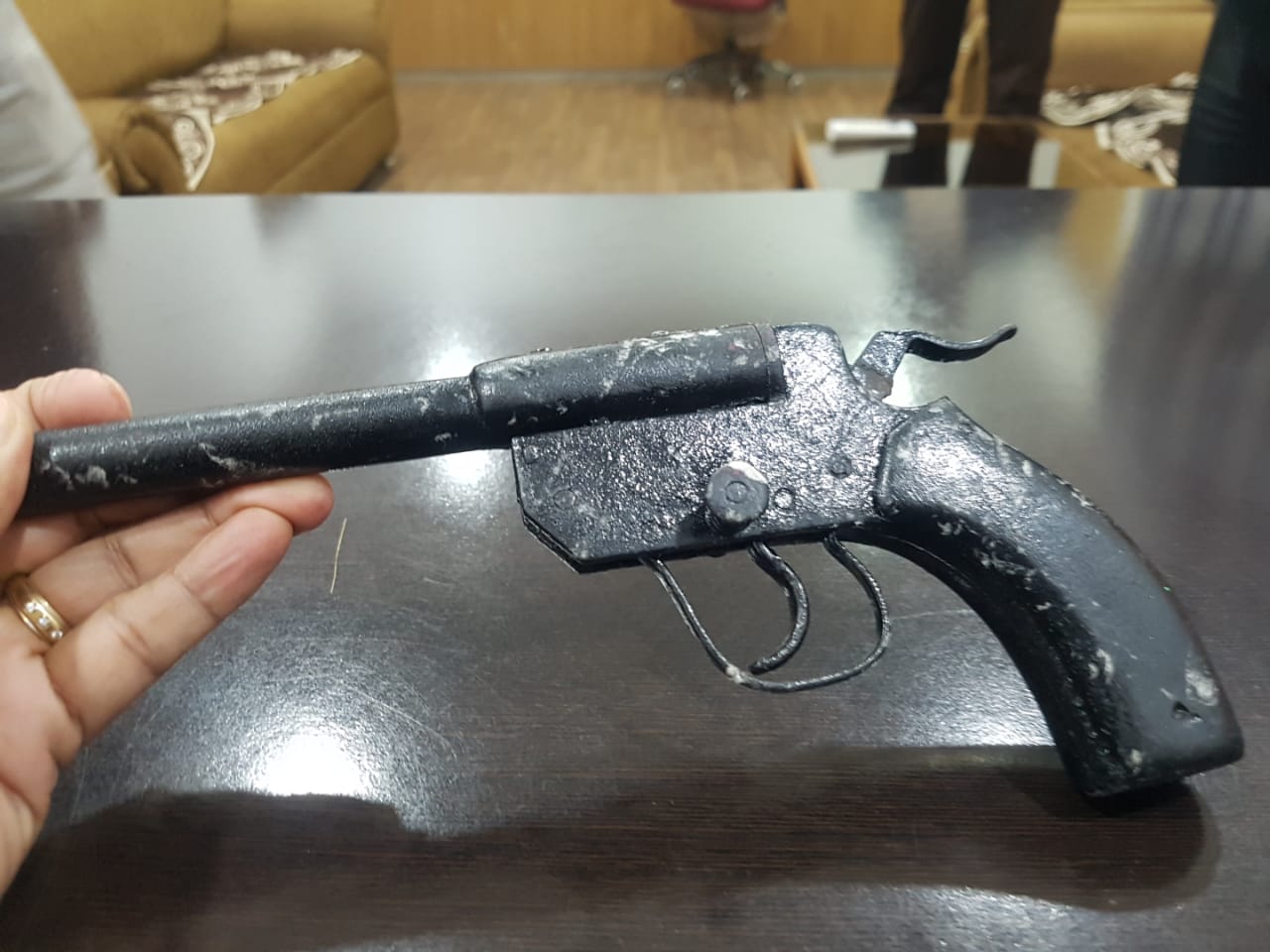 police arrested two accused with weapons in raipur