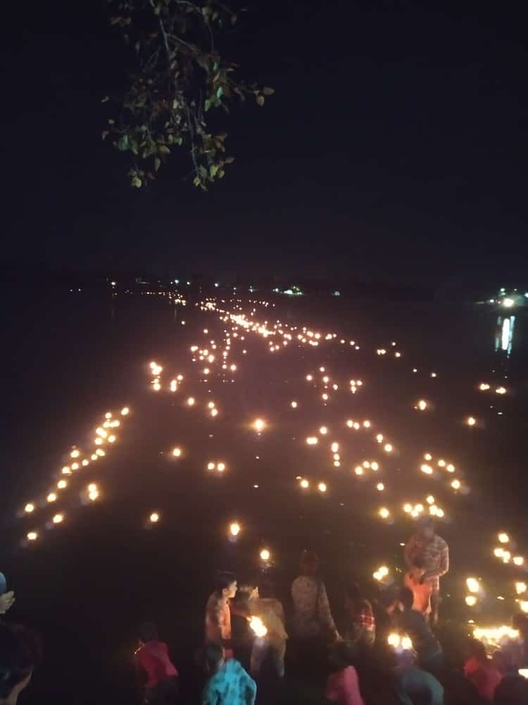 youngsters-of-raipur-donated-lamps-on-hanuman-jayanti