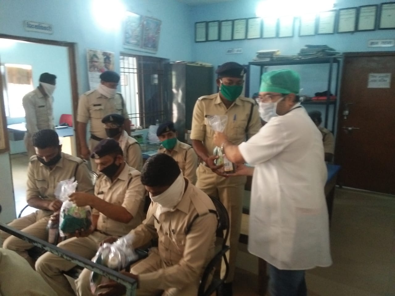 Lifeline Hospital distributed sanitizer kit to policemen in aarang