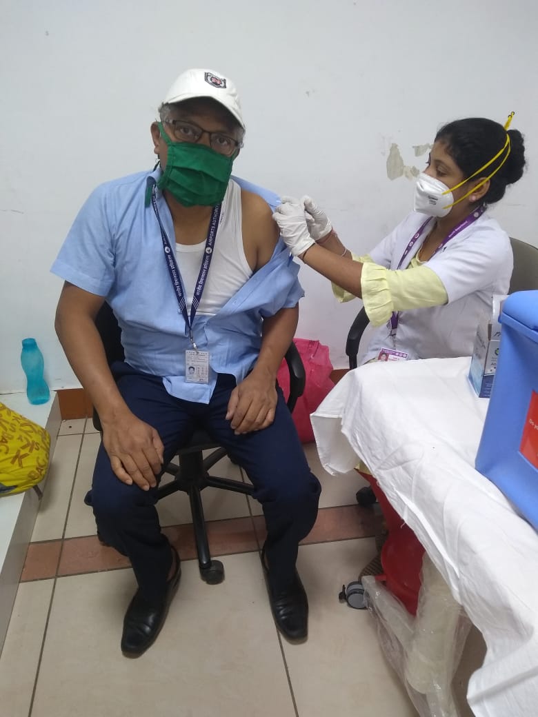 chhattisgarh-health-department-set-up-corona-vaccination-camp-at-raipur-airport