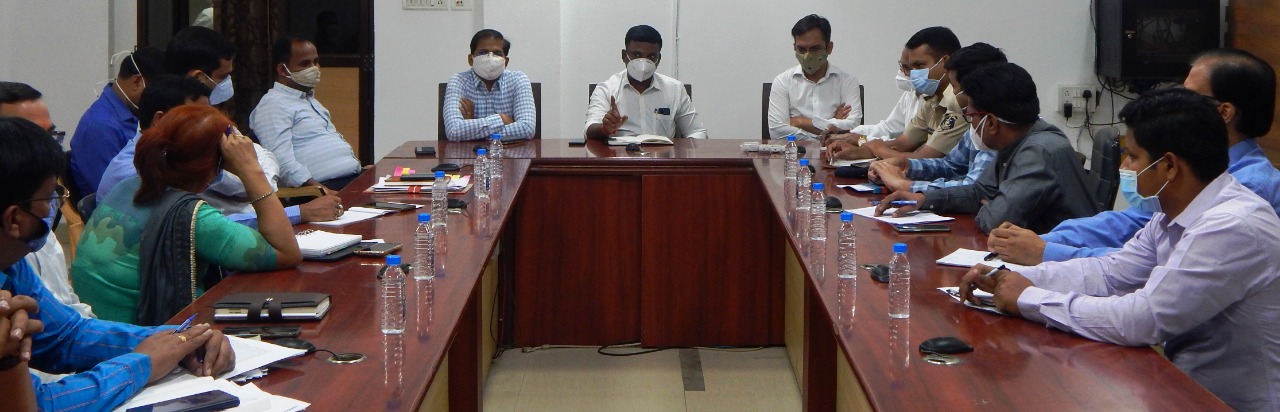 raipur-collector-s-bharathi-dasan-took-task-force-meeting-on-rising-corona-cases