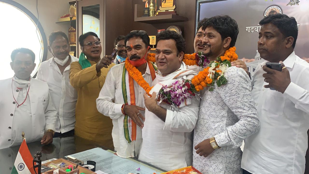 Raipur Mayor congratulated the zone presidents for victory