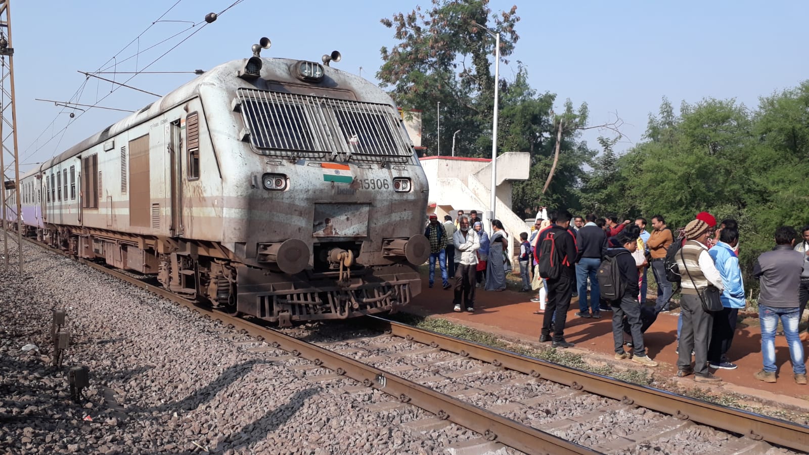 Train stopped due to fault in Raipur