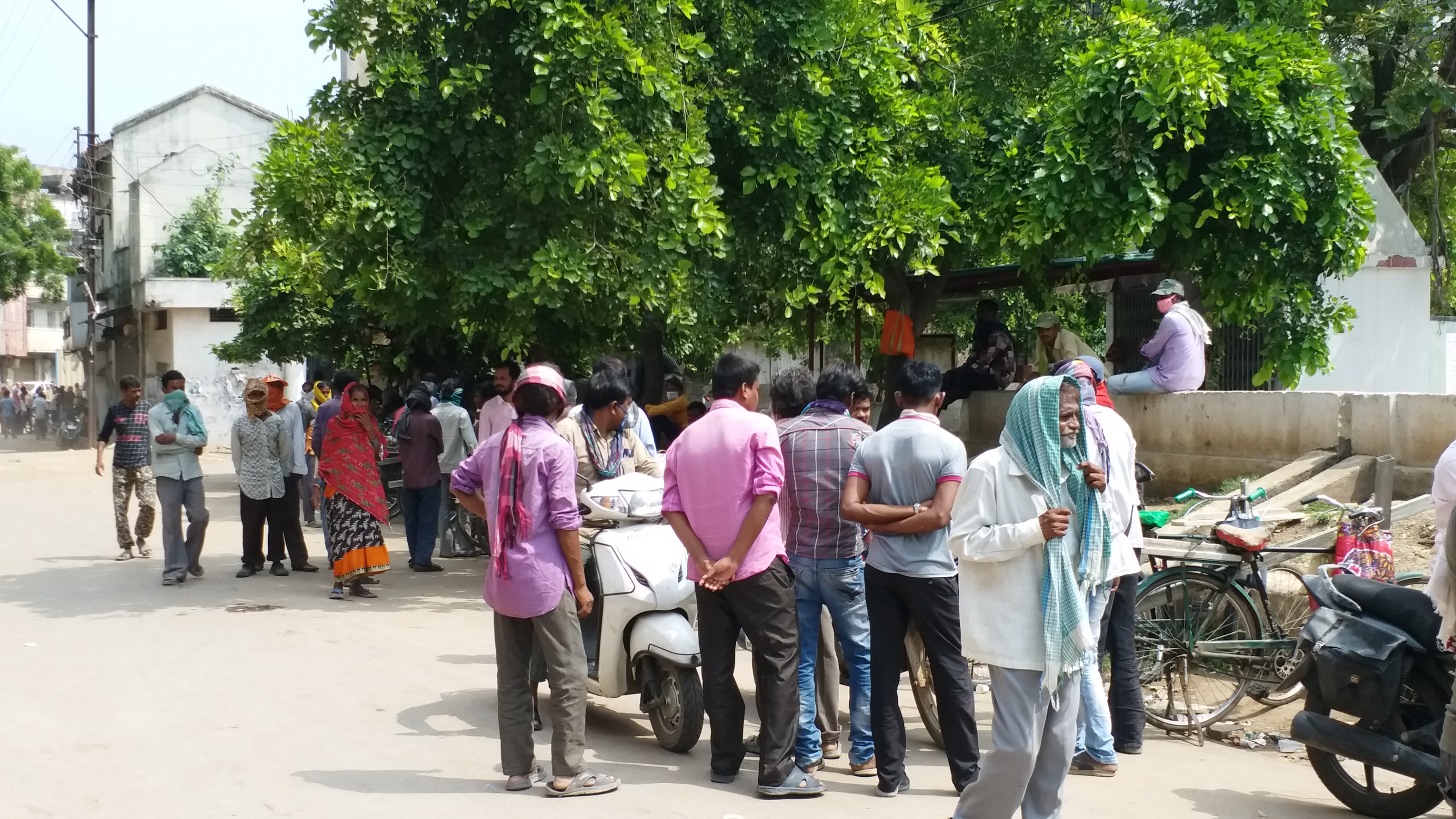 workers-are-not-getting-any-work-after-lockdown-in-raipur