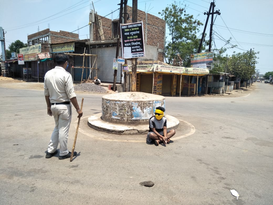 यातायात पुलिस की कार्रवाई