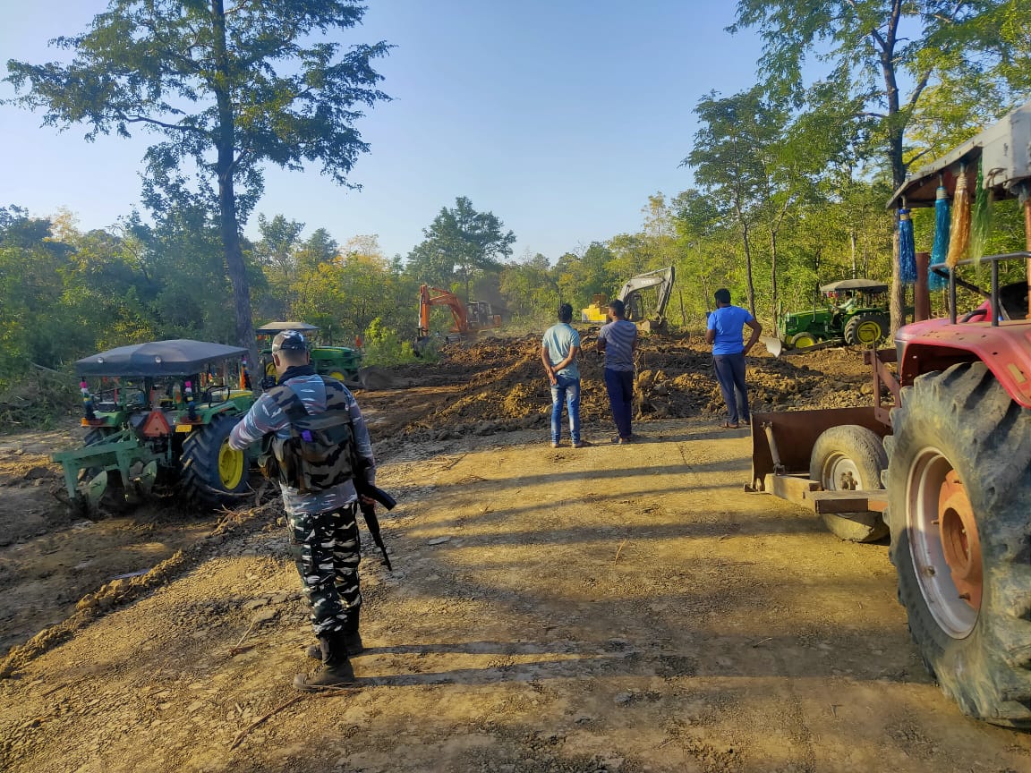 Jawans giving protection to road construction