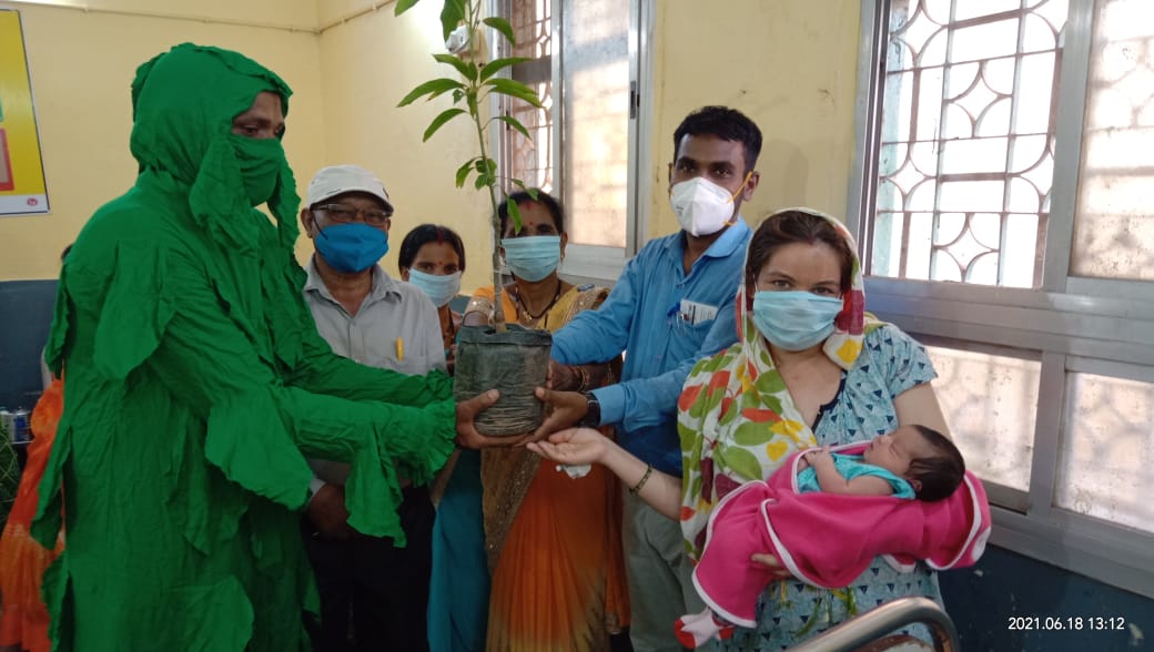 Green Commando Virendra Singh has been motivating people to plant trees for last 22 years in Kanker